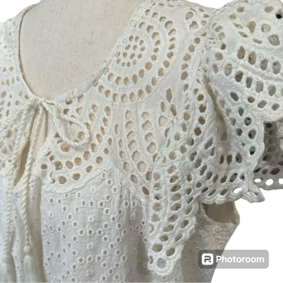 Jennifer & Grace Ivory Cotton Eyelet Ruffled Top Size M - Picture 3 of 8